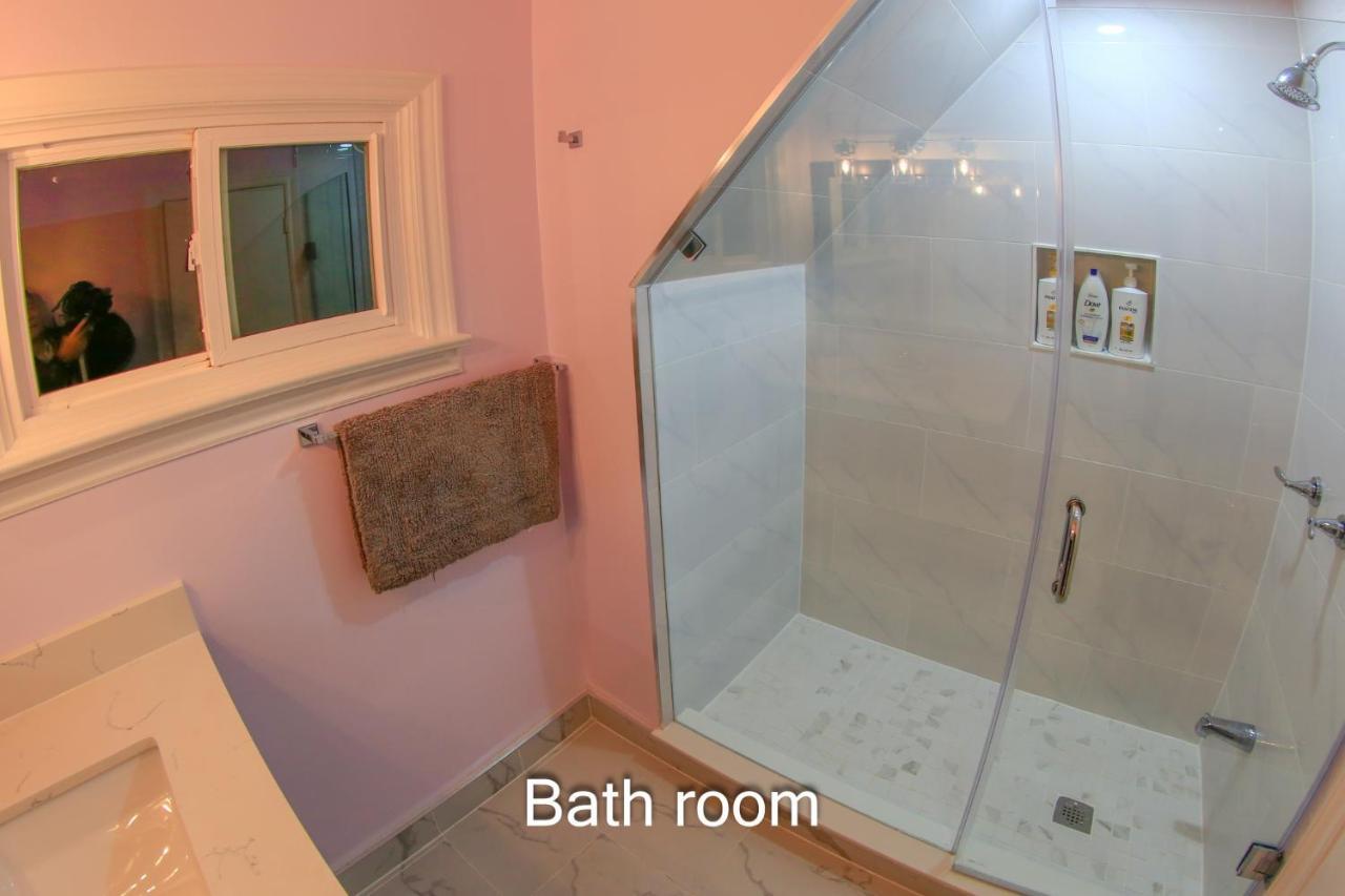 Comfort Home Toronto Bagian luar foto